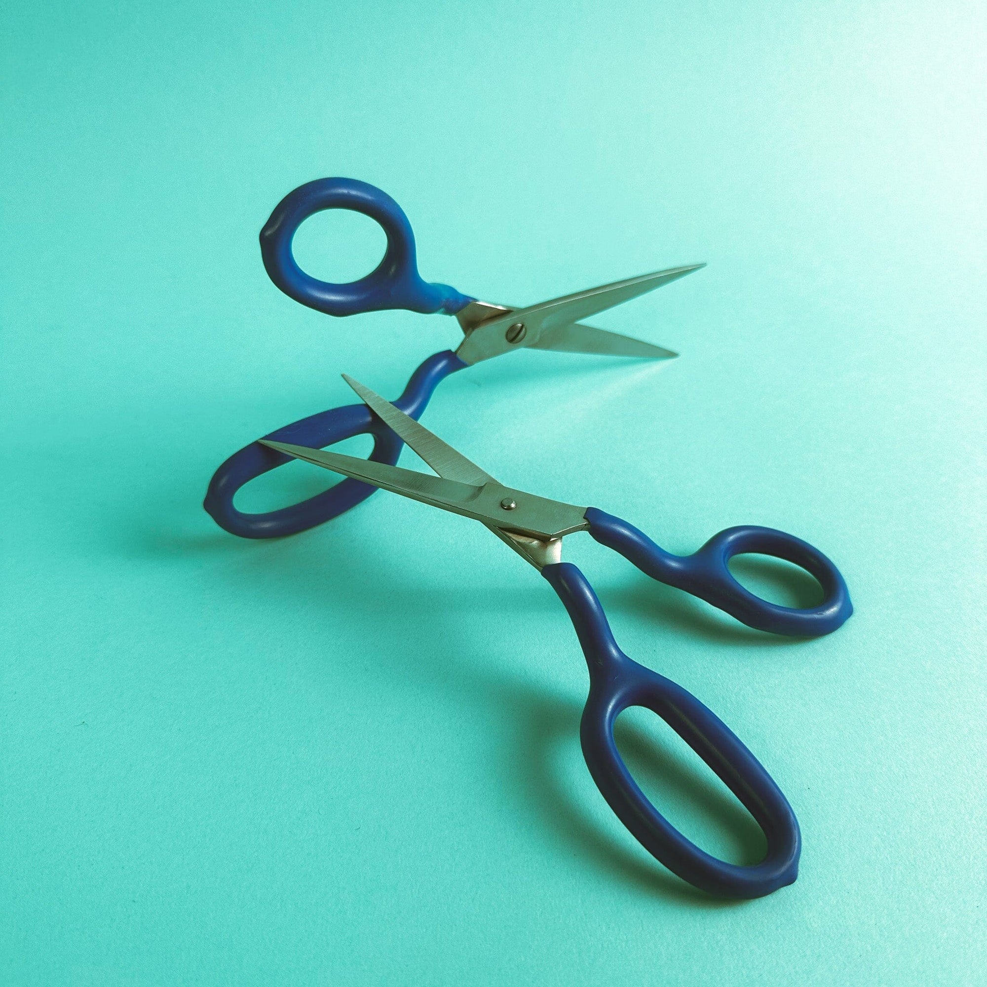 Bent-Handle Shaping Scissors Finishing Tuft the World 