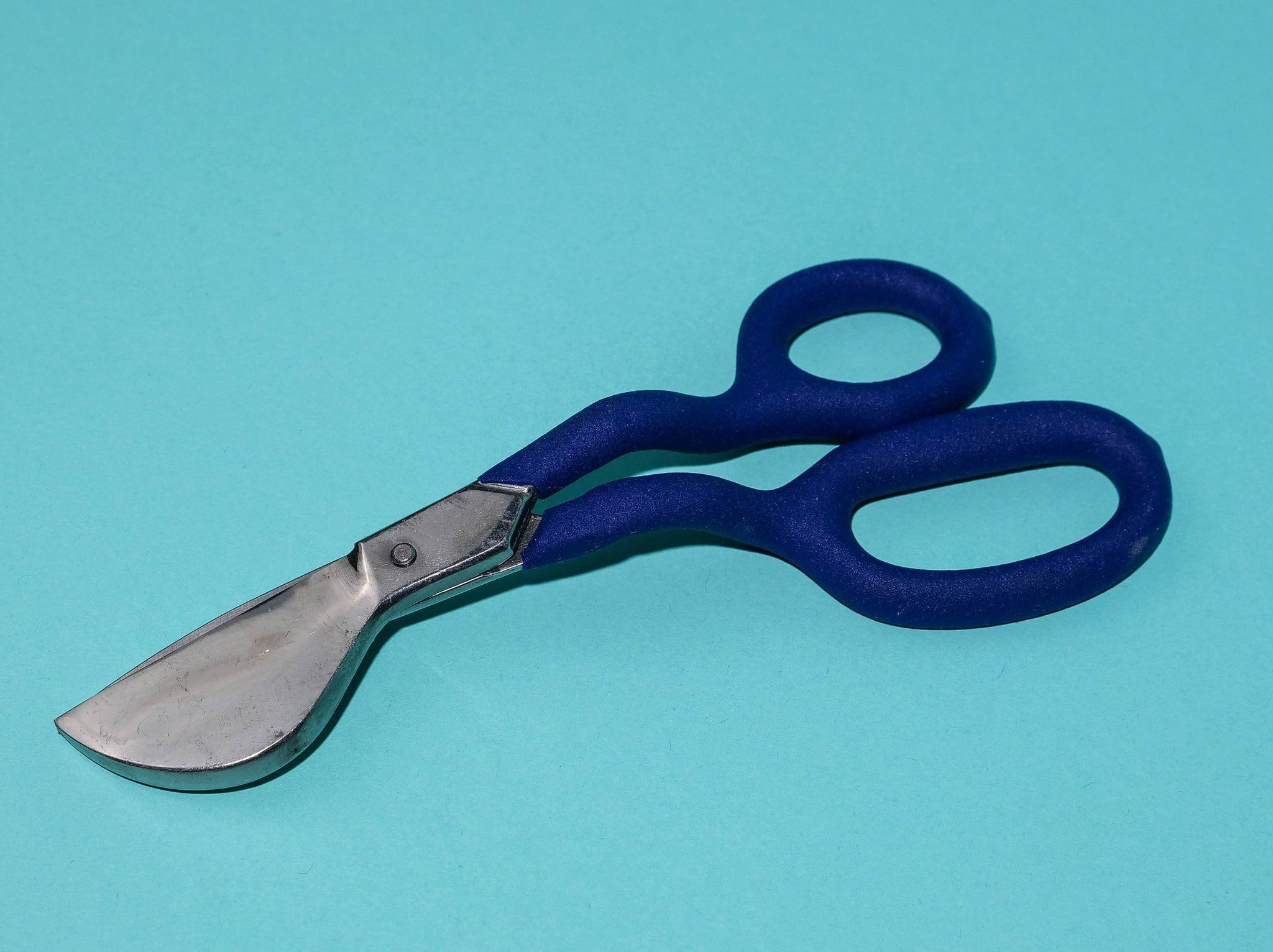 Duckbill scissors